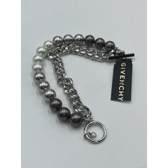 Givenchy Signed Silver Tone
MultiStrand Ombre‎ Gray White Pearl
Bracelet New - Picture 2 of 8